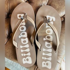 Billabong Tan Flip Flops 🤎